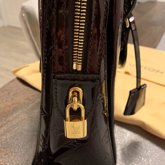 Louis Vuitton Purse - Picture 5 of 6